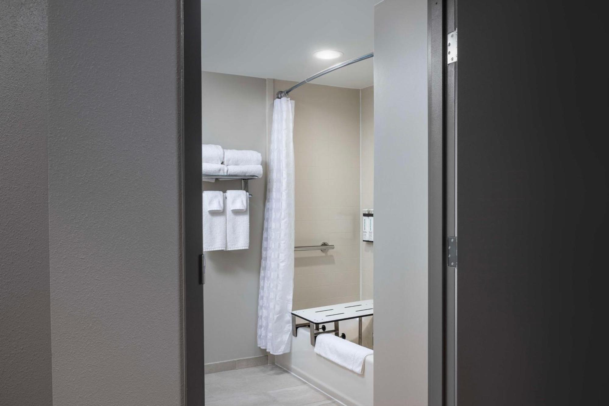 Hyatt Place Indianapolis Airport Extérieur photo